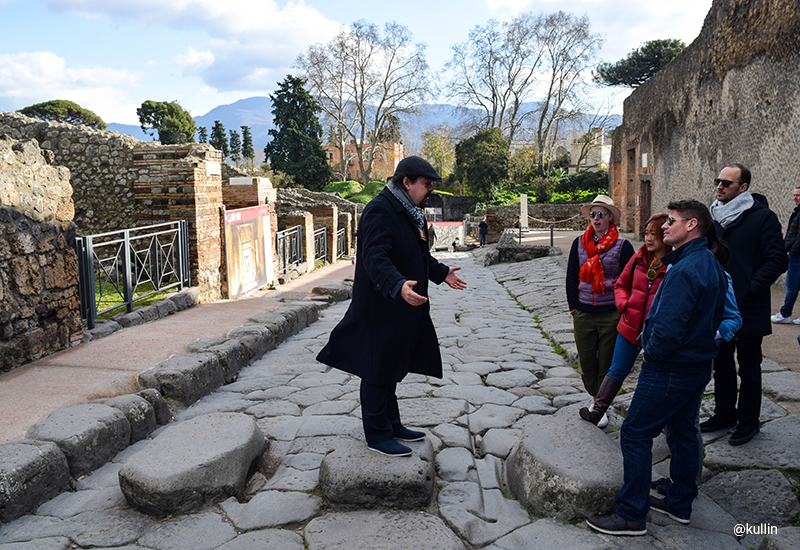 Tour guide Pompeii